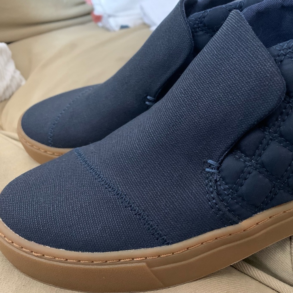 TOMS Ankle Boots Paxton Water Resistant Slip Ons Quilted Navy blue Sneakers - Picture 8 of 10